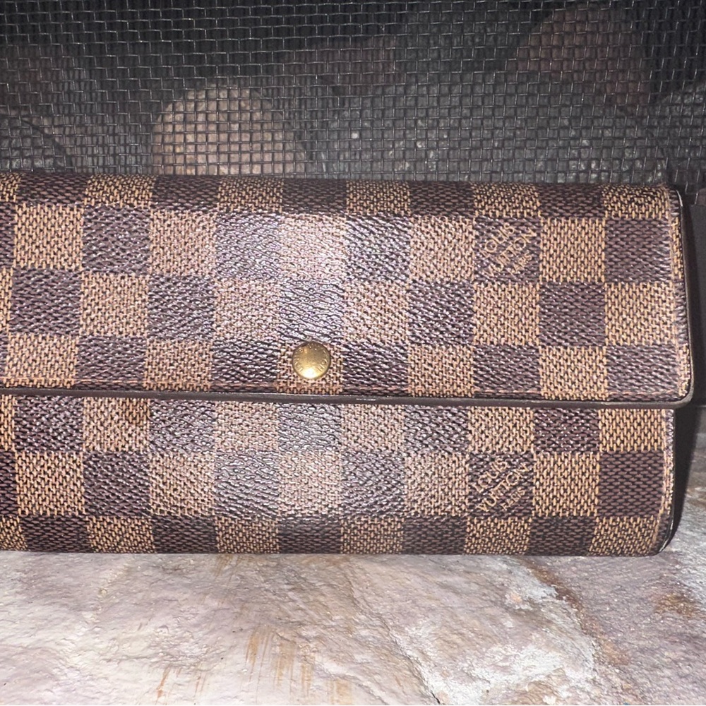SOLD! ❤️‍🔥💯Louis Vuitton Damier Ebene Sarah Wallet